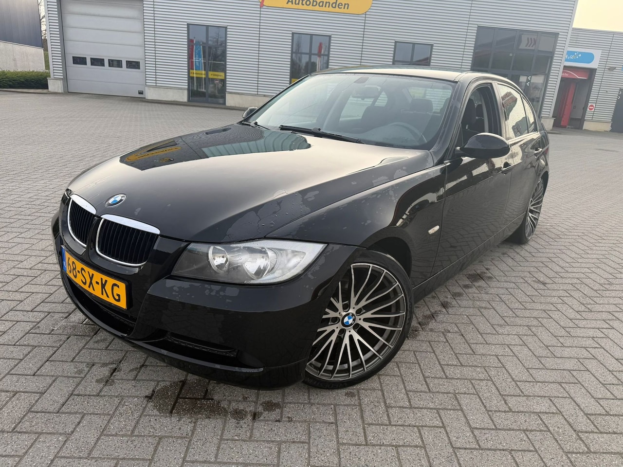BMW 3-serie - 318i 318i - AutoWereld.nl