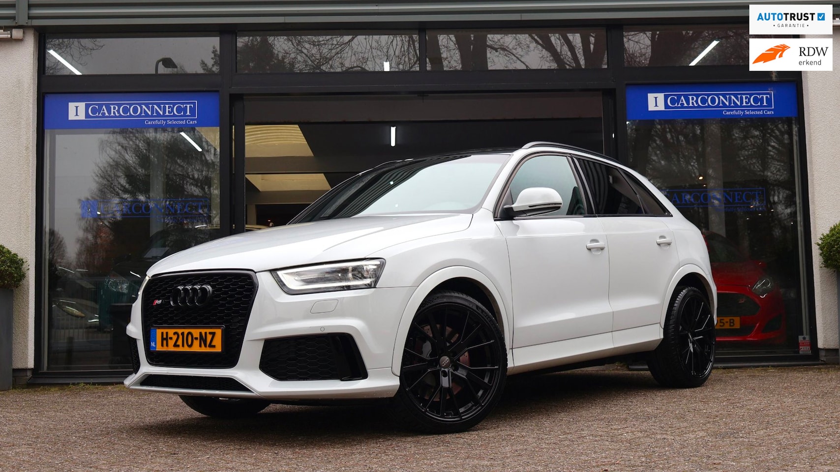 Audi RSQ3 - 2.5 TFSI quattro 310pk|Cruise|Navi|PDC|Stoel.verw|Nw.onderhoud! - AutoWereld.nl