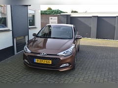 Hyundai i20 - Uitmuntend Mooie STAAT 1.2 HP i-Motion NAP/ 5 drs/trekhaak/Parkd