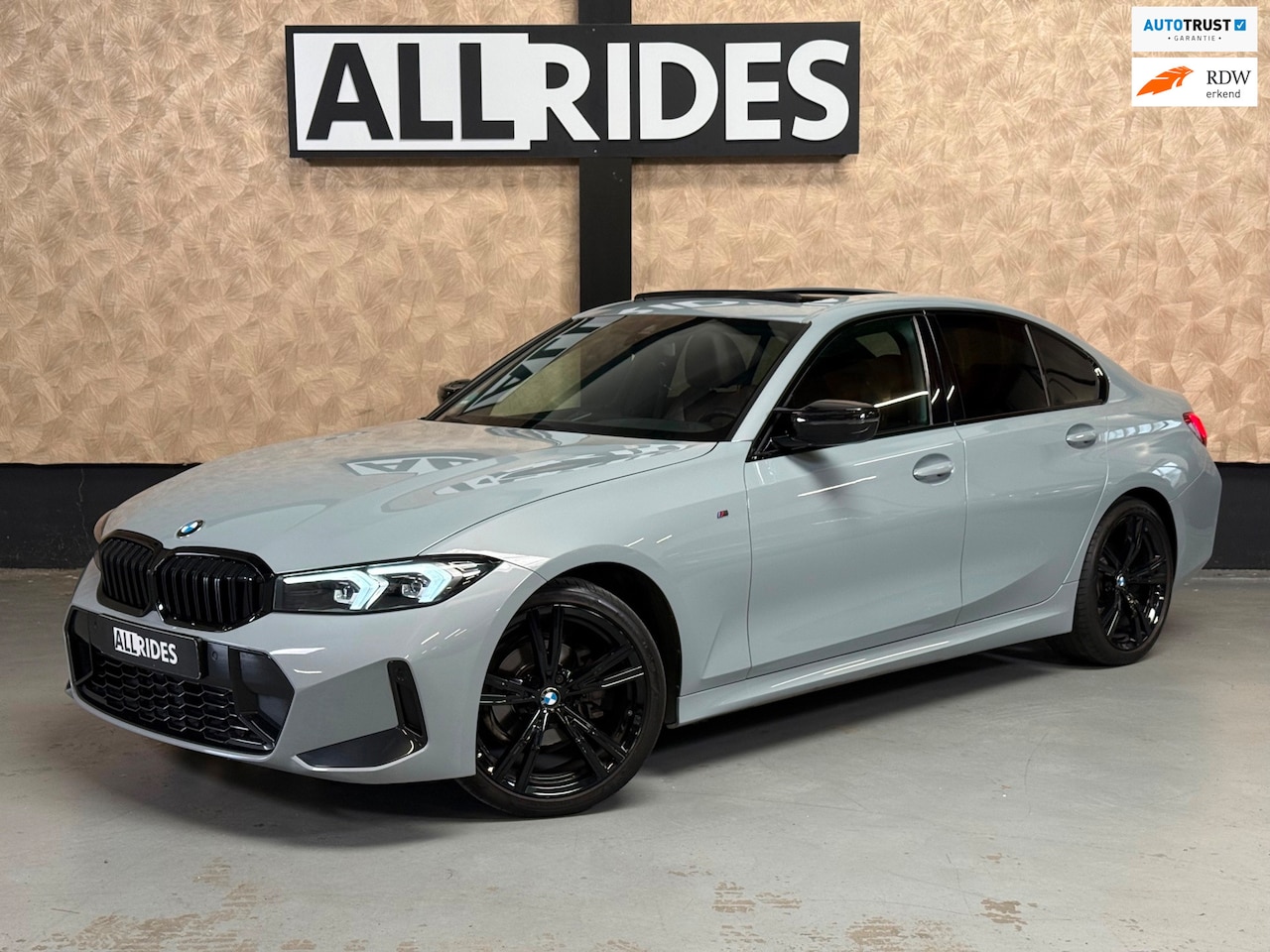 BMW 3-serie - 318i M-Sport | Pano | Stoel/Stuur verwarming | Carplay | HUD |Sfeerverlichting | - AutoWereld.nl