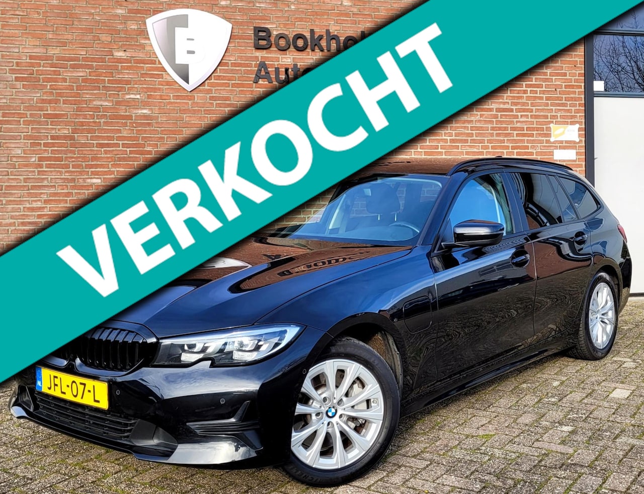 BMW 3-serie Touring - 330e 292PK Camera. Trekhaak, M-stuur, Carplay, DAB - AutoWereld.nl