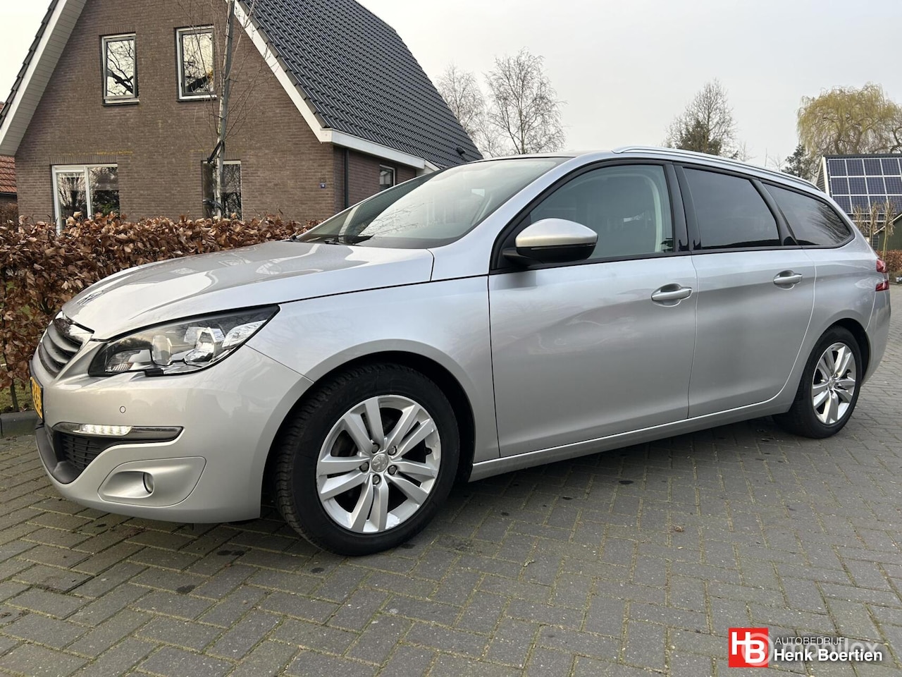 Peugeot 308 SW - 1.2 PureTech Blue Lease Executive 1.2 PureTech Blue Lease Executive - AutoWereld.nl