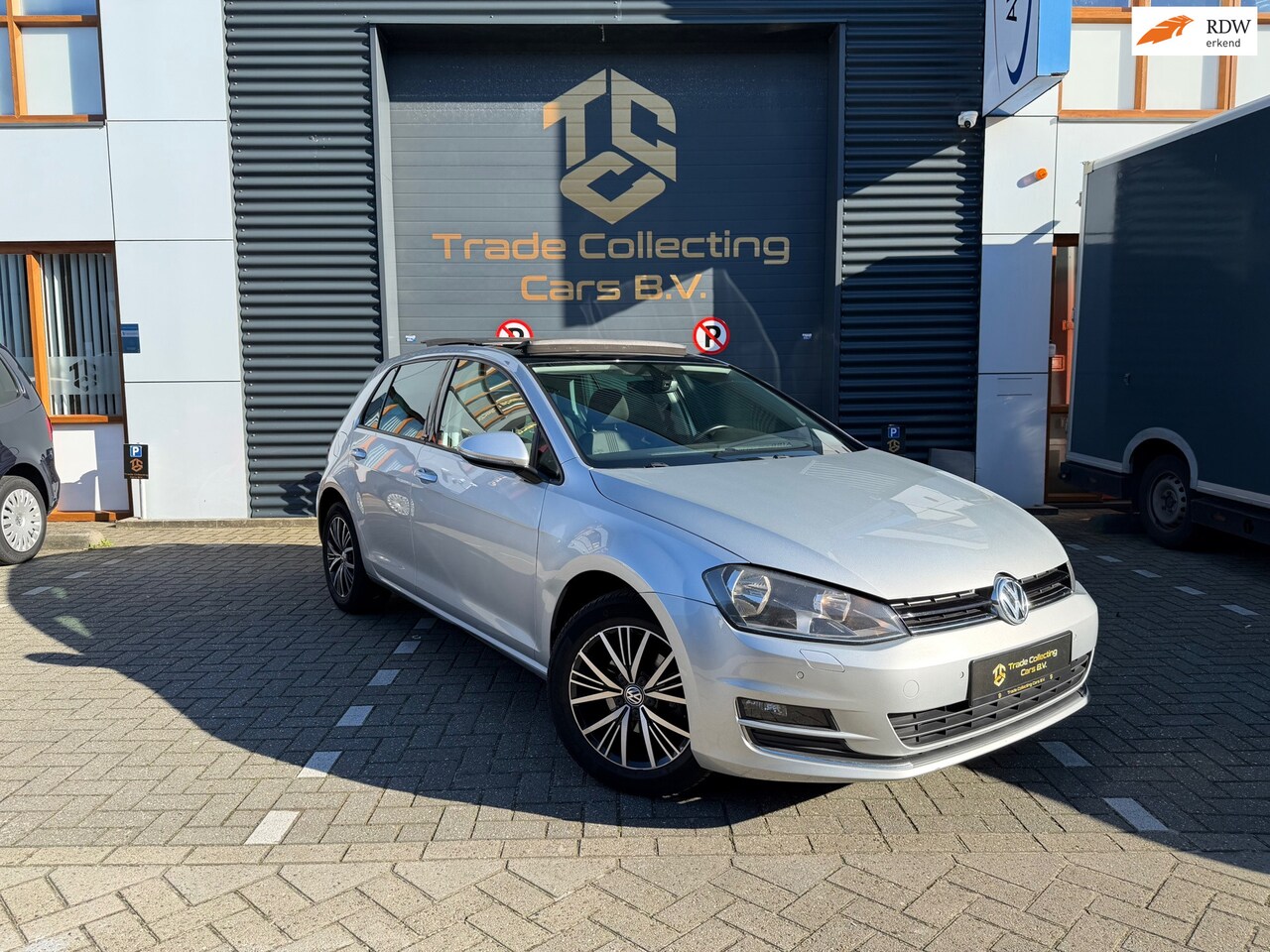 Volkswagen Golf - 1.2 TSI Connected Series Automaat-Carplay-Pano-Stoelv - AutoWereld.nl