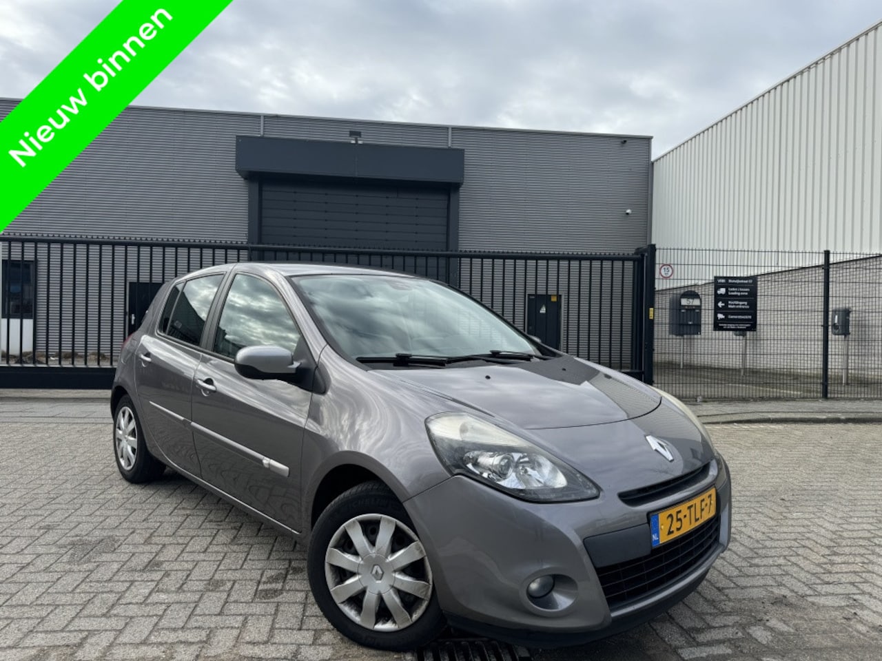 Renault Clio - 1.5 dCi Night & Day Navi Clima Cruise - AutoWereld.nl