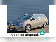 Toyota Auris Touring Sports - 1.8 Hybrid Executive Leder Stoelverwarming Camera