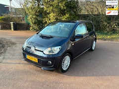 Volkswagen Up! - 1.0 high up BlueMotion / Navi / CarPlay / Airco / NAP / pdc /