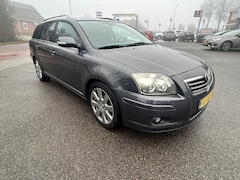 Toyota Avensis - TOYOTA