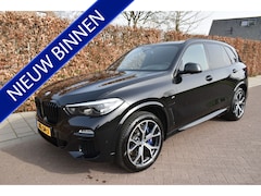 BMW X5 - xDrive45e High Ex. M-PAKKET 395PK BOMVOL PANO, ACC ENZ