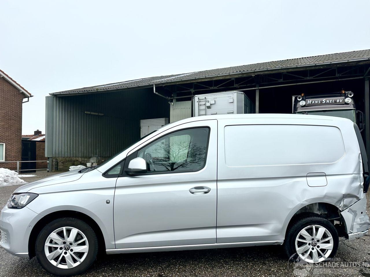 Volkswagen Caddy - 1.5 TSI 116pk 7-traps aut Highl - nap - virtual - standkachel - nav - cam - front + line + - AutoWereld.nl