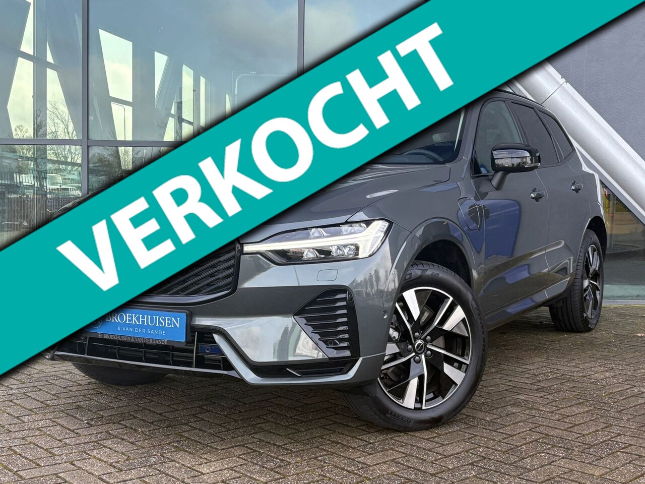 Volvo XC60 - 2.0 T8 Plug-in hybrid AWD Plus Dark 455pk Long Range 360 Camera / Harmon Kardon / Stoel-St - AutoWereld.nl
