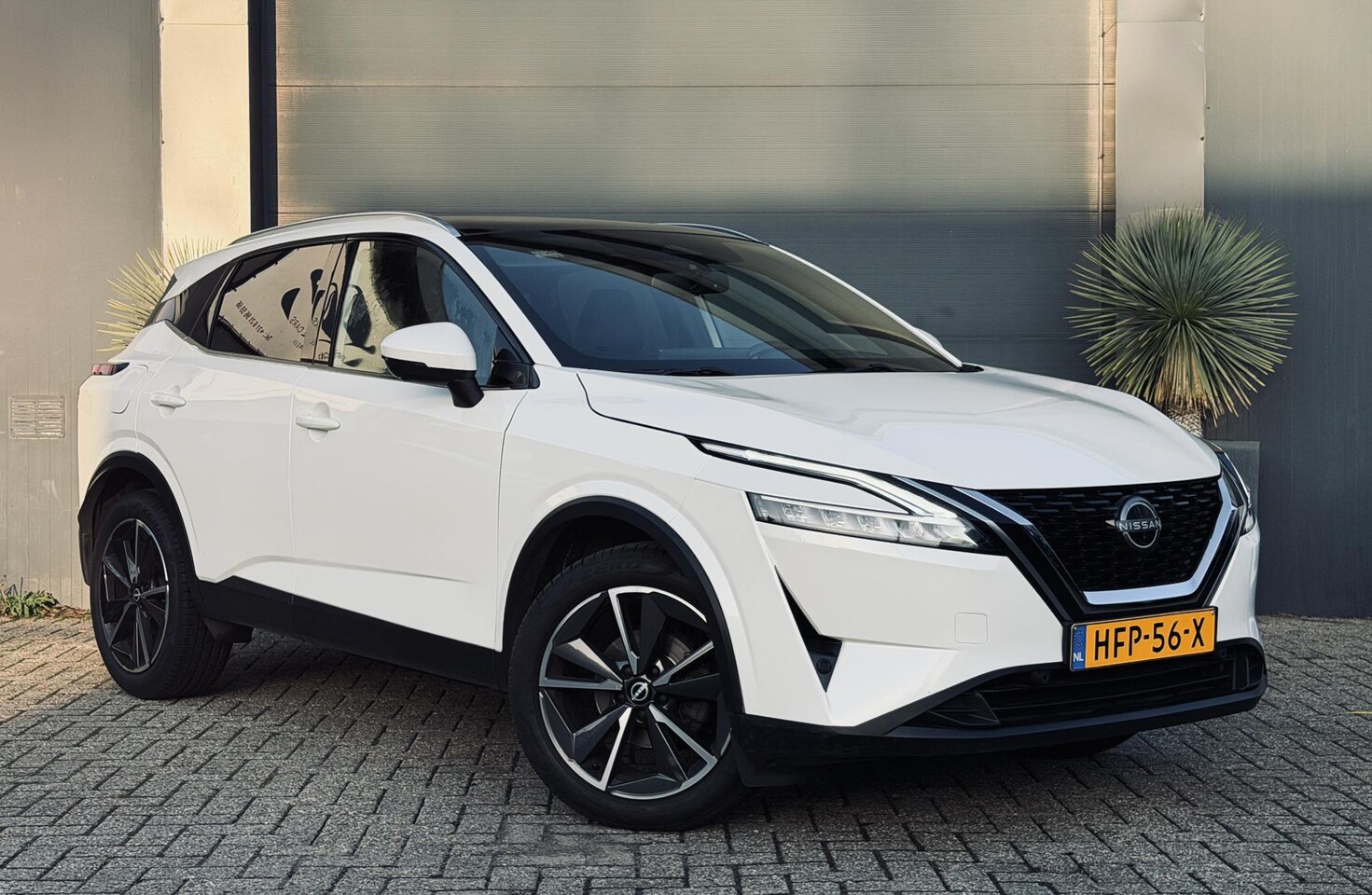 Nissan Qashqai - 1.3 MHEV /Pano/Navi/Camera/AppleCarPlay - AutoWereld.nl