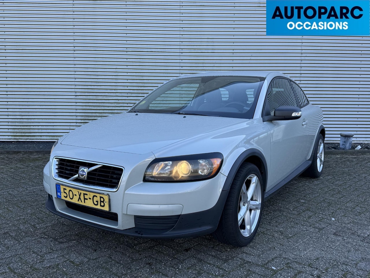 Volvo C30 - 1.8 Kinetic 1.8 Kinetic , VOLLEDIG ONDERHOUDEN, AIRCO, TREKHAAK, NETTE EN GOED RIJDENDE SPORTIVE C30, - AutoWereld.nl