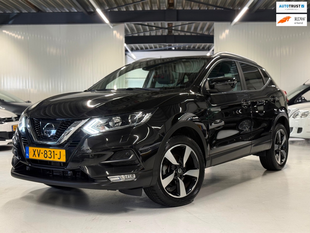 Nissan Qashqai - 1.2 116K |Navi|Stoelverwarm|Camera|Pano!! - AutoWereld.nl