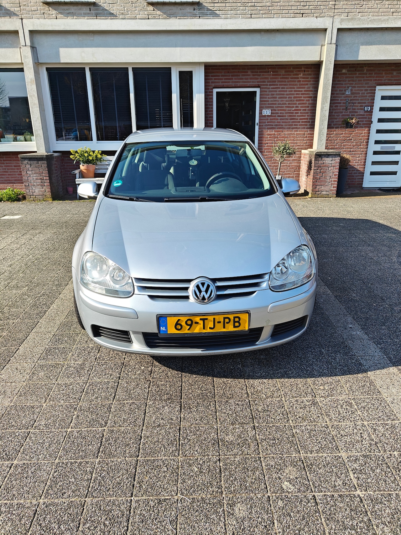 Volkswagen Golf - 1.6 FSI Comfortline - AutoWereld.nl