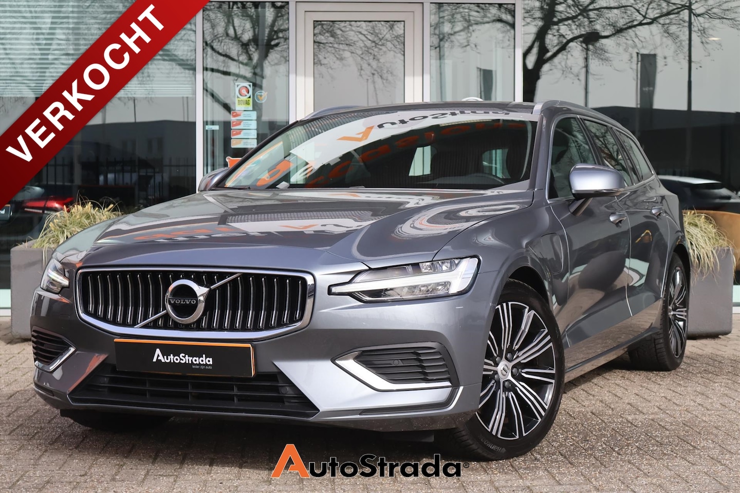 Volvo V60 - T6 Business Pro 340pk AWD | Trekhaak | Camera | Virtual | Climate | Navigatie | Carplay | - AutoWereld.nl