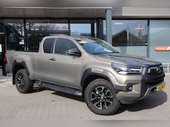 Toyota HiLux - 2.8 D-4D X-TRA CAB INVINCIBLE A/T 4WD VAN