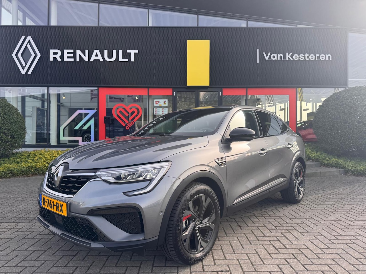 Renault Arkana - RS-Line 1.6 E-TECH Hybrid 145 / 1e Eigenaar / NL Auto / Compleet dealer O.H. / Camera / AC - AutoWereld.nl