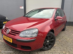 Volkswagen Golf - 1.6 FSI Comfortline / CRUISE / NAP / NETJES