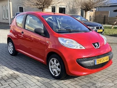 Peugeot 107 - 1.0-12V XR