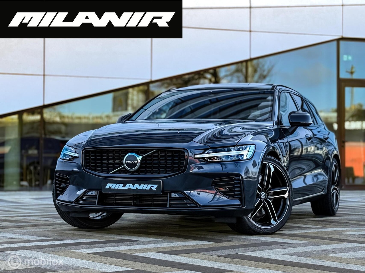 Volvo V60 - 2.0 T6 Plug-in hybrid AWD Plus Dark |Pano |Memory |Stuurverwarming |ACC - AutoWereld.nl