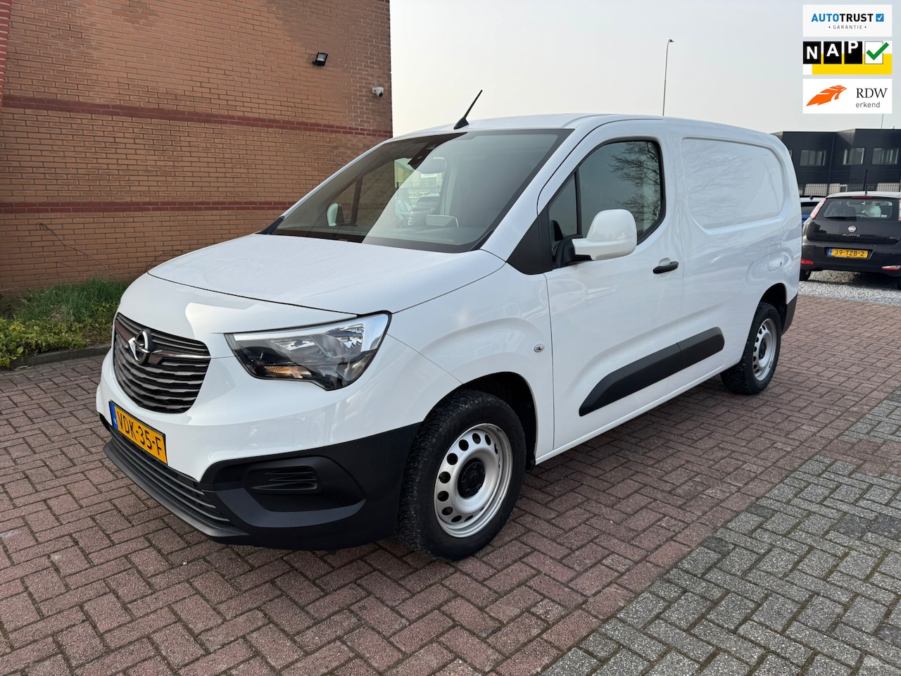 Opel Combo - 1.5D L2H1 Edition 1.5D L2H1 Edition, Euro 6, Maxi, Navigatie, PDC, Apple carplay, - AutoWereld.nl