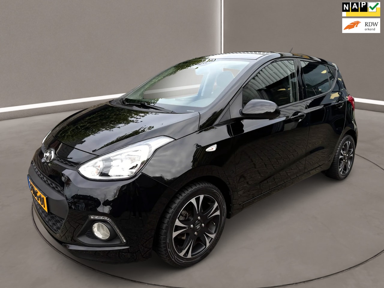 Hyundai i10 - 1.0i i-Motion Comfort Plus 67 Pk Airco 28 dkm Nap 1e Eig. - AutoWereld.nl