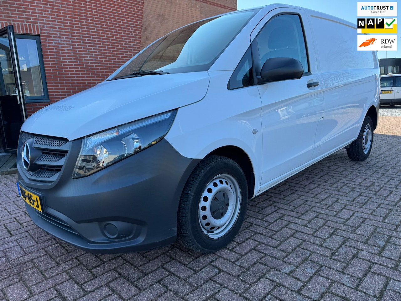 Mercedes-Benz Vito - 111 CDI Functional 111 CDI Functional, Euro 6, 3 Persoons, Inbouw, Airco, - AutoWereld.nl