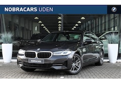 BMW 5-serie - 530e High Executive Automaat / Trekhaak / Achteruitrijcamera / Adaptieve LED / Stoelverwar