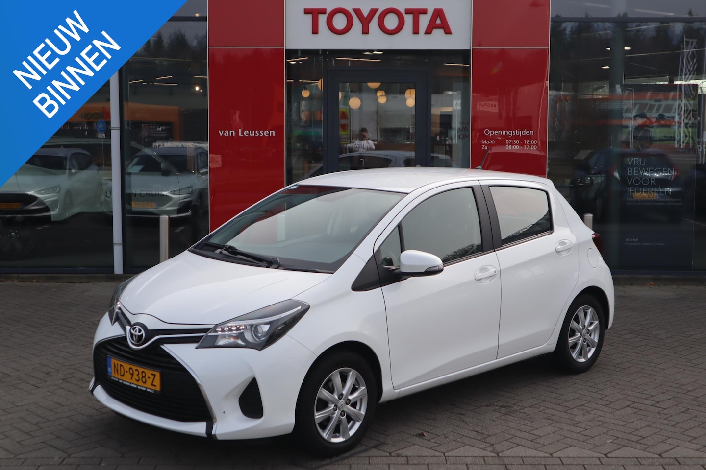 Toyota Yaris - 1.3 VVT-i ASPIRATION 5-DEURS LM-VELGEN AIRCO CAMERA CRUISE TREKHAAK 6-SPEED - AutoWereld.nl