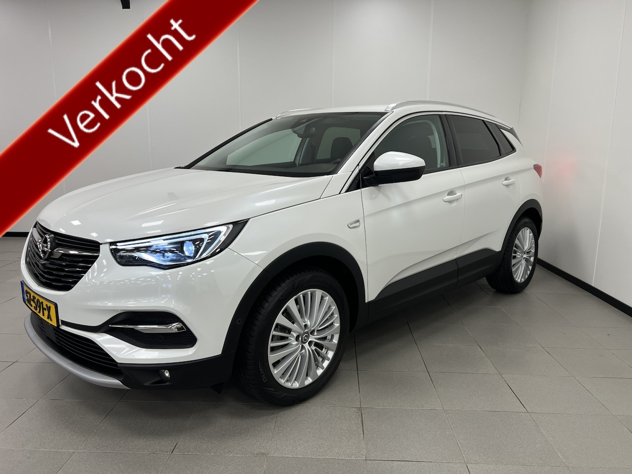 Opel Grandland X - 1.2 T. 130PK / Business Exe./ LEDER/NAVI/CAMERA/ELEC.ACHTERKL./STOELVERW. / - AutoWereld.nl