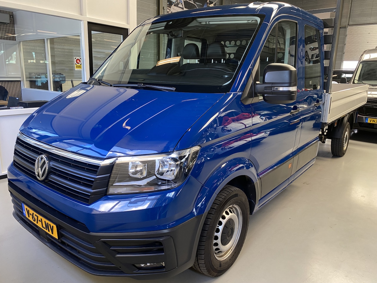 Volkswagen Crafter - 35 2.0 TDI L4 EL DC Highline Cruise, Carplay, Navi, 7 Persoons - AutoWereld.nl