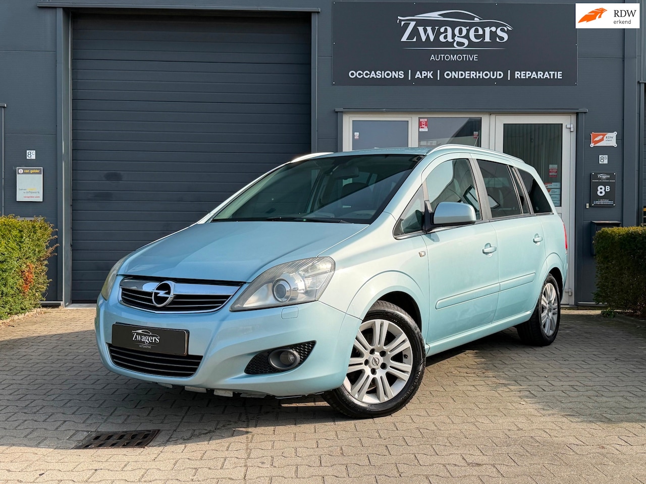 Opel Zafira - 1.8 Cosmo | 7.pers | Automaat | Airco | Stoelverwarming - AutoWereld.nl