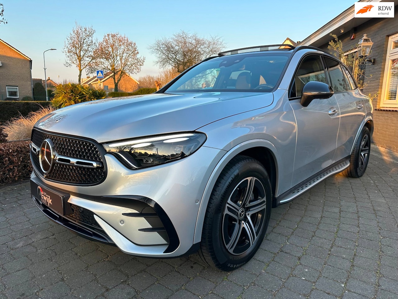 Mercedes-Benz GLC-klasse - 400e 4MATIC AMG, Pano, BTW, Achteras besturing - AutoWereld.nl