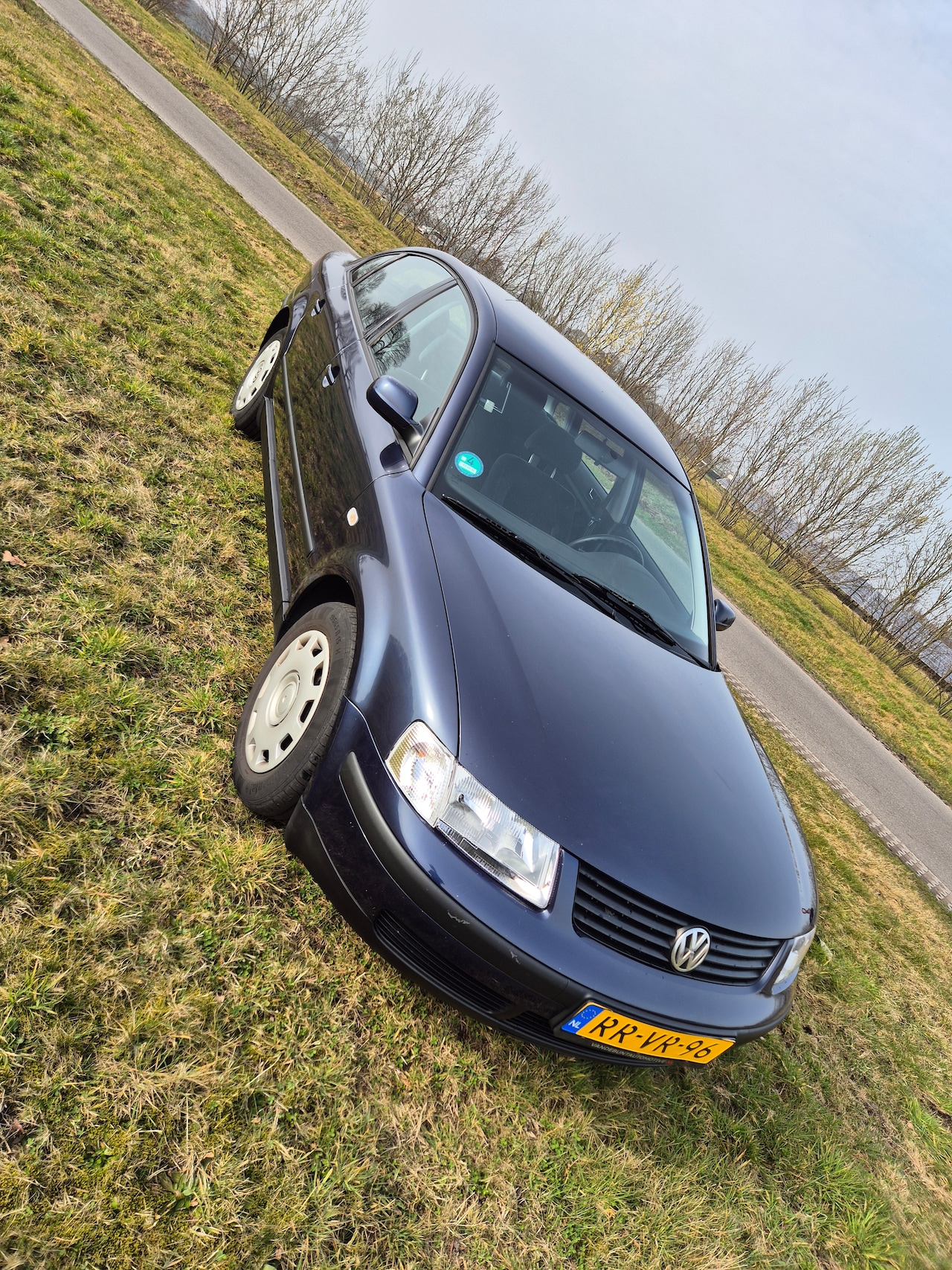 Volkswagen Passat - 1.8-5V Trendline - AutoWereld.nl