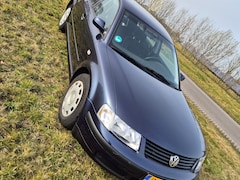 Volkswagen Passat - 1.8-5V Trendline