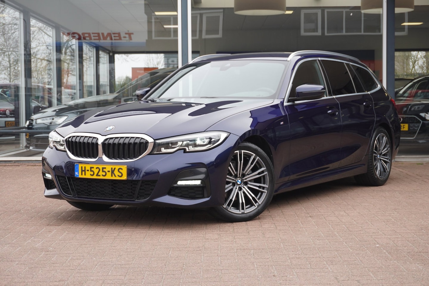 BMW 3-serie Touring - 320i High Executive Edition Automaat | Airco | Navigatie | Leder | Camera | Vol opties | I - AutoWereld.nl