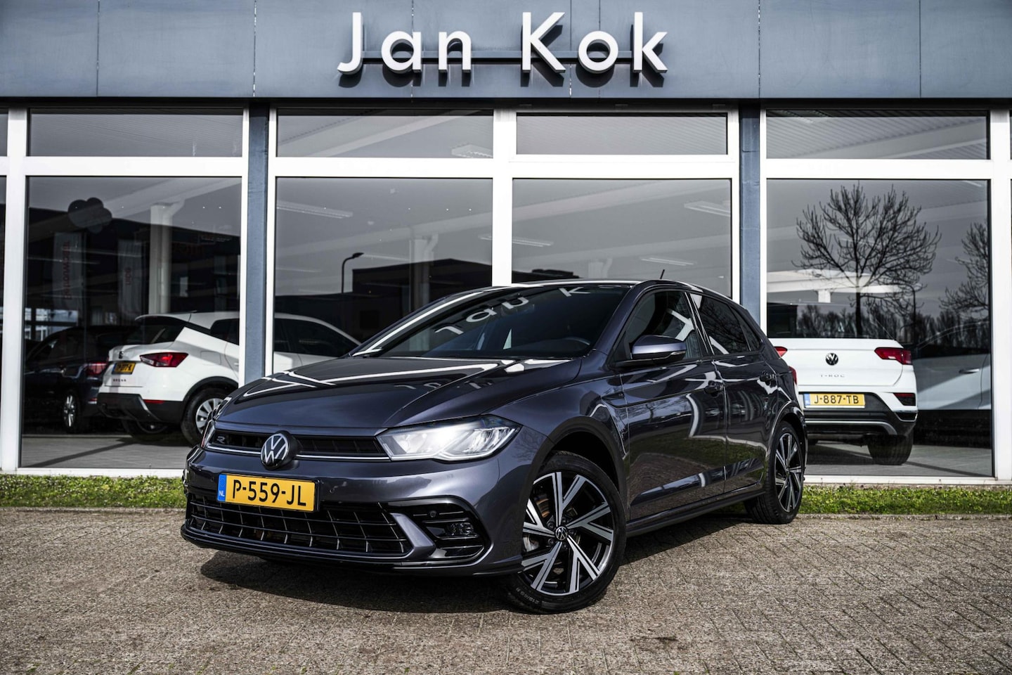 Volkswagen Polo - 1.0 TSi 95pk R-Line | Keyless | Camera | Stoelverwarming - AutoWereld.nl