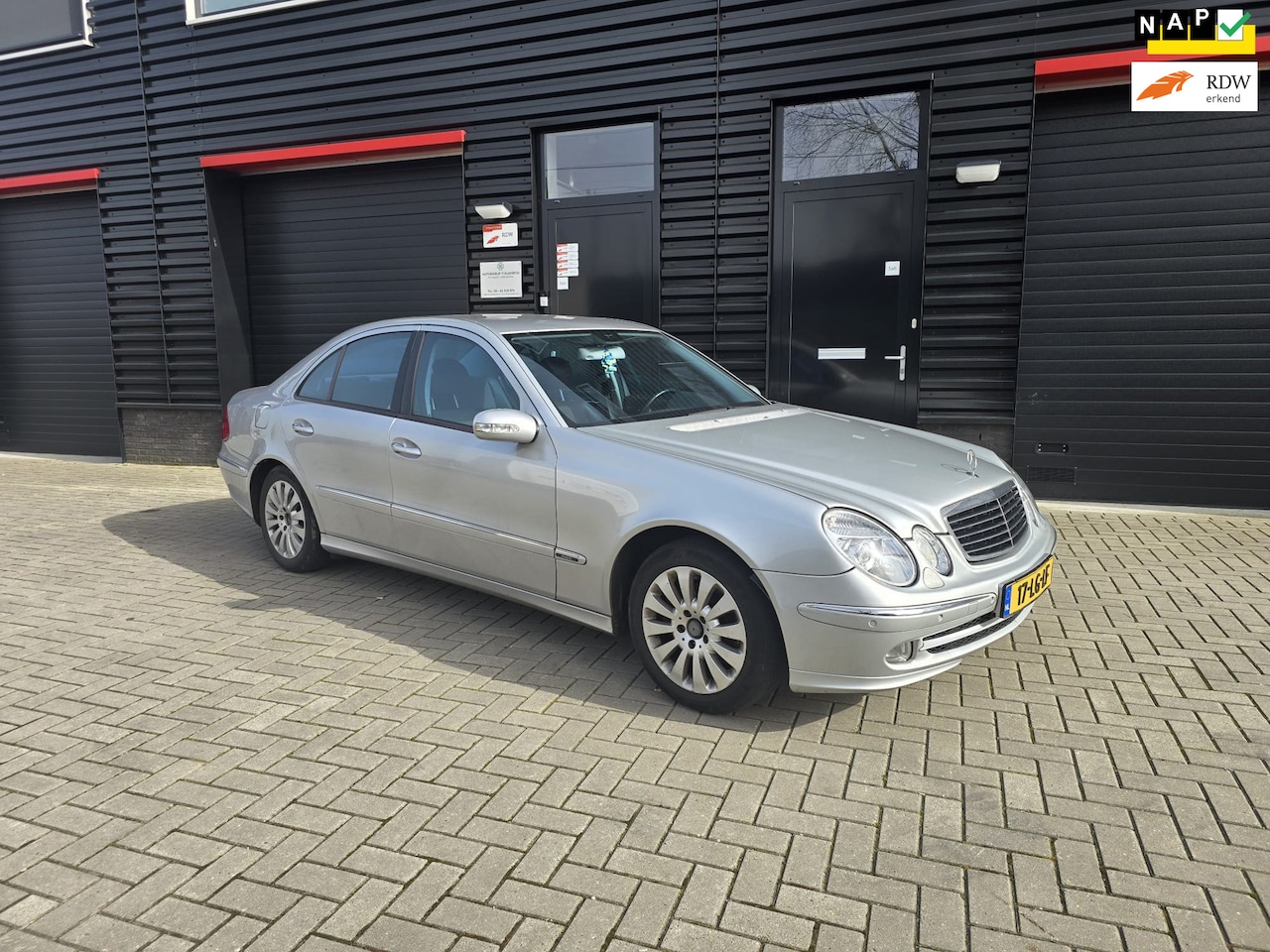 Mercedes-Benz E-klasse - 240 Avantgarde | NAVI | XENON | PDC | CRUISE | ELEC. PAKKET - AutoWereld.nl