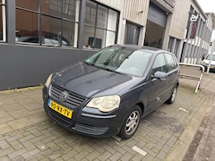 Volkswagen Polo - 1.4-16V Comfortline