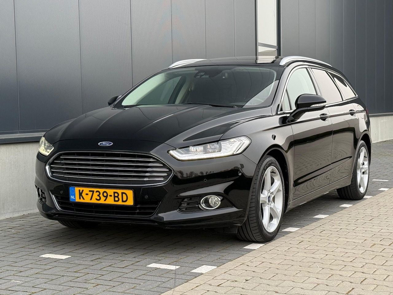 Ford Mondeo Wagon - 1.5 Titanium PANO BLIS KEYLESS - AutoWereld.nl