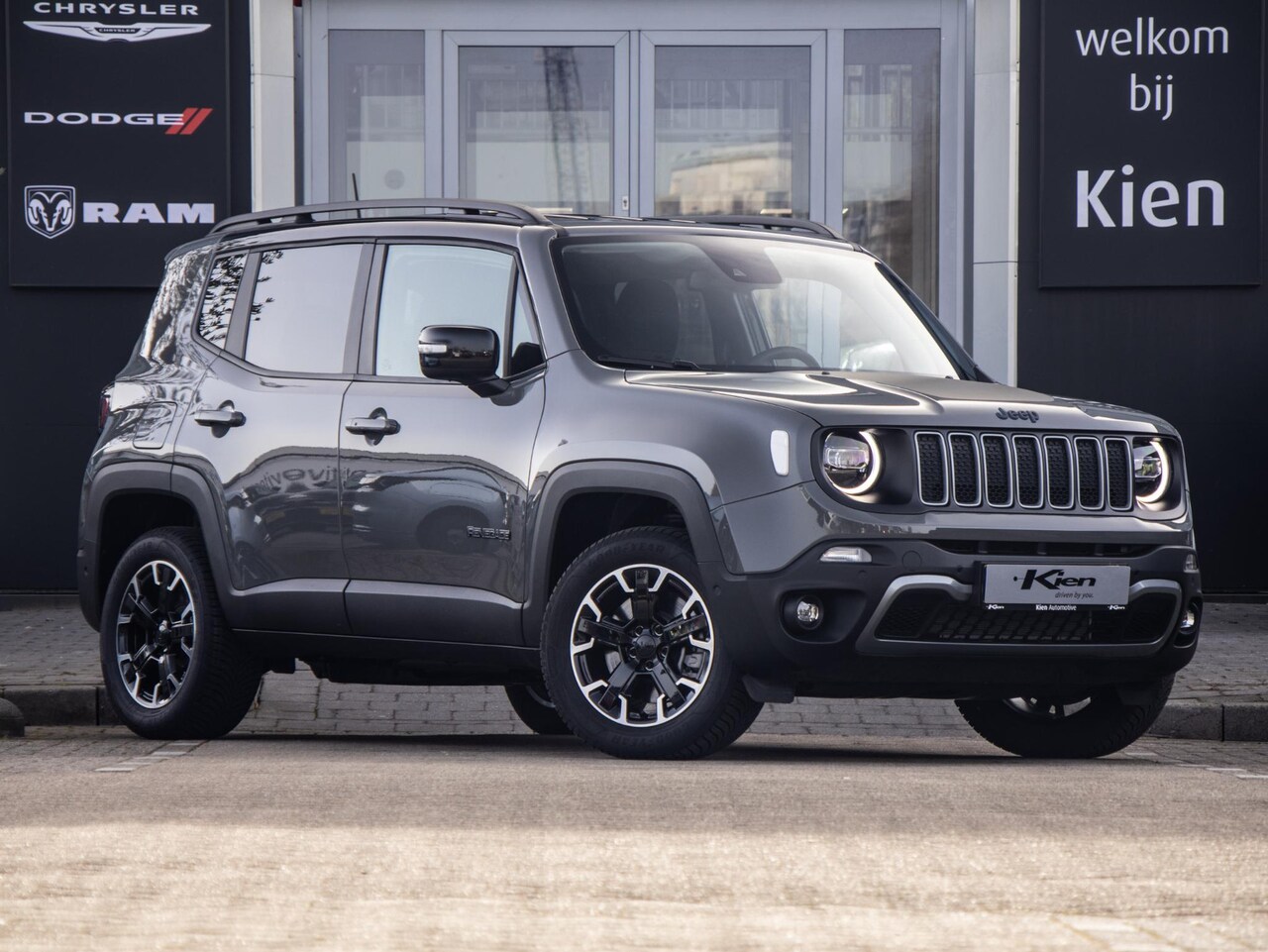 Jeep Renegade - 4xe 240 Plug-in Hybrid Electric Trailhawk | Unieke Jeep Renegade | Groot Navi | LED | PDC - AutoWereld.nl