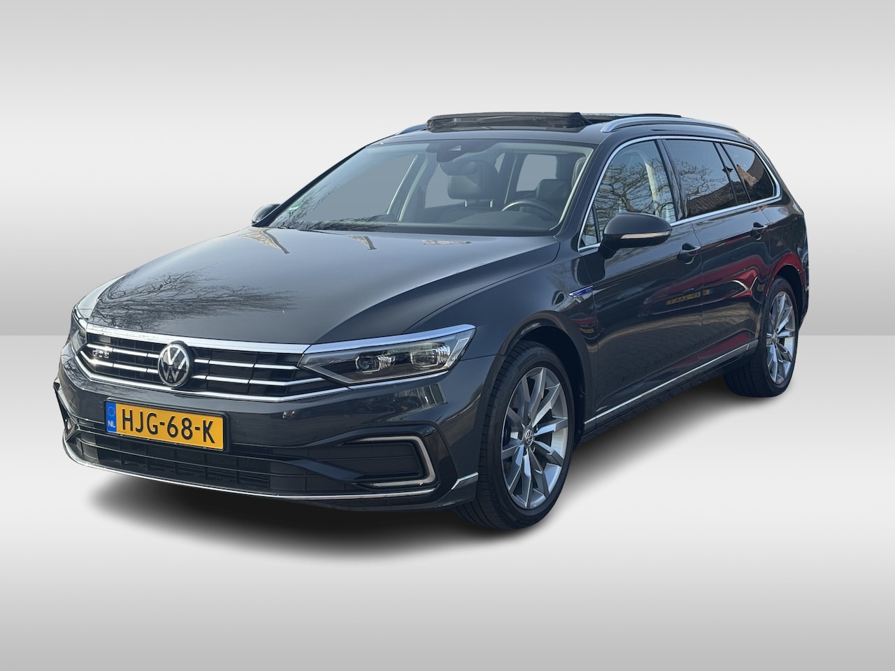 Volkswagen Passat Variant - 1.4 TSI PHEV GTE Business / Trekhaak / Panoramadak / 360Camera / Leder / Keyless / 17''  / - AutoWereld.nl