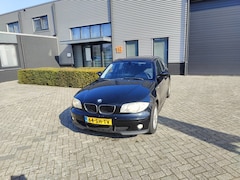 BMW 1-serie - 118i Business Line