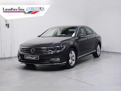 Volkswagen Passat - 1.5 TSI Elegance 1e Eig. NAP DAB ACC Virtual cockpit Navi Clima Apple-carplay Sportstoelen