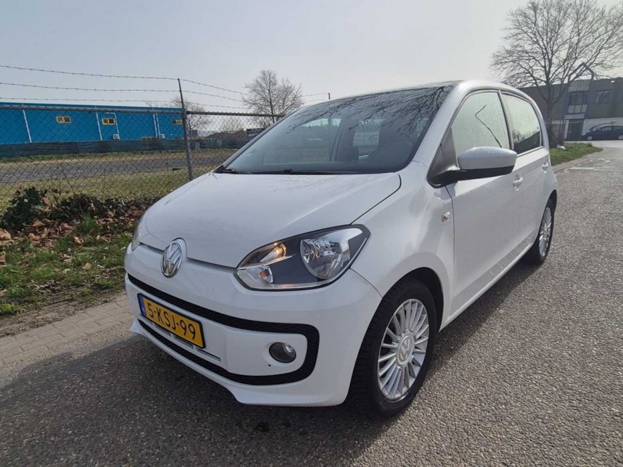 VOLKSWAGEN UP