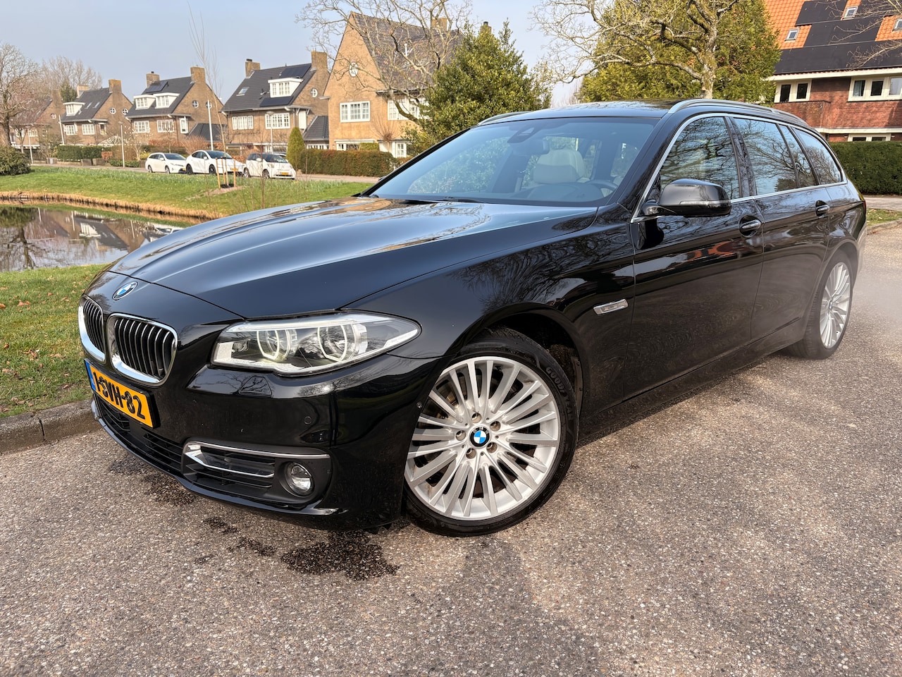 BMW 5-serie Touring - 528i Luxury Edition Touring LCI Luxury Line Aut 245pk – full option - 176dkm - AutoWereld.nl