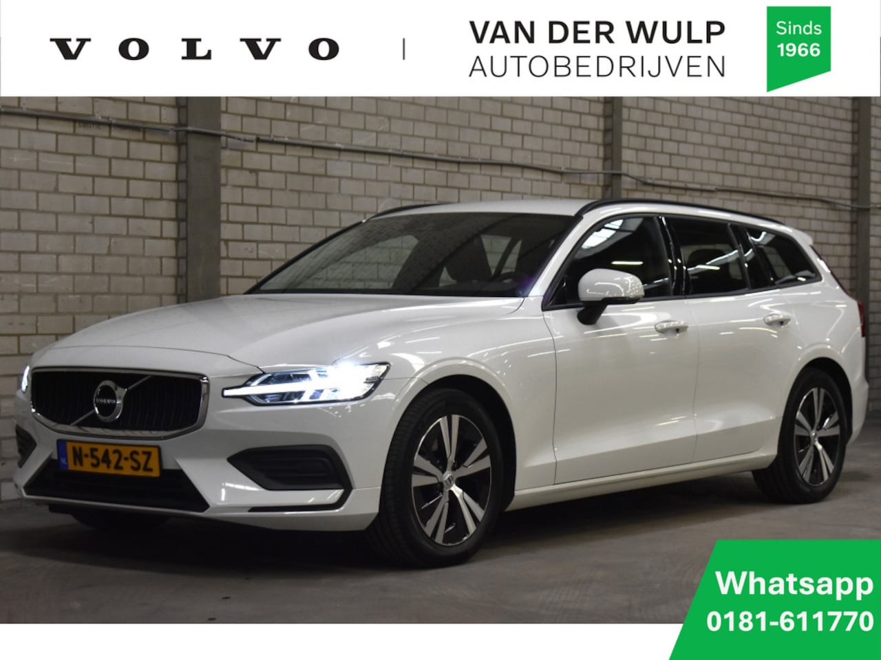 Volvo V60 - B3 163PK Essential Edition | Park Assist | ACC | 17'' | Trekhaak - AutoWereld.nl