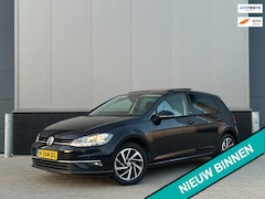 Volkswagen Golf - 1.0 TSI Trendline Sound Pano Carplay ACC
