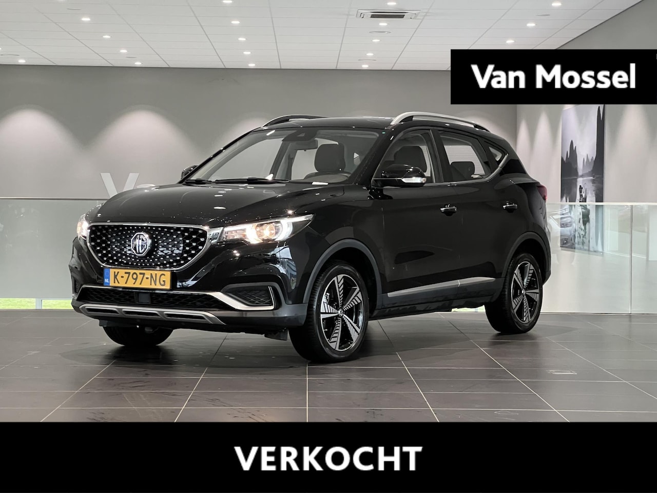 MG ZS - Luxury 45 kWh | 1e-Eigenaar | Leder | Navi | Panoramadak | Apple CarPlay | Camera | Adapti - AutoWereld.nl