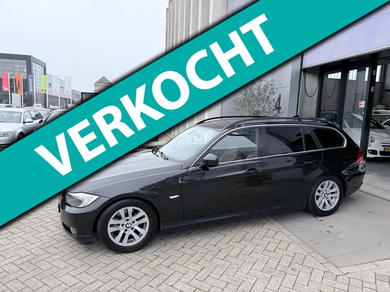 BMW 3-serie Touring - 325i AUTOMAAT! FACELIFT! NAVI! CRUISE! PDC! INRUIL MOGELIJK! - AutoWereld.nl